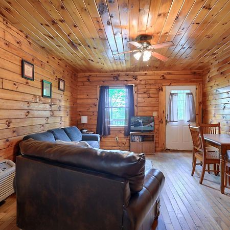 Blue Rose Cabins - Pine Ridge Cabin 로건 외부 사진